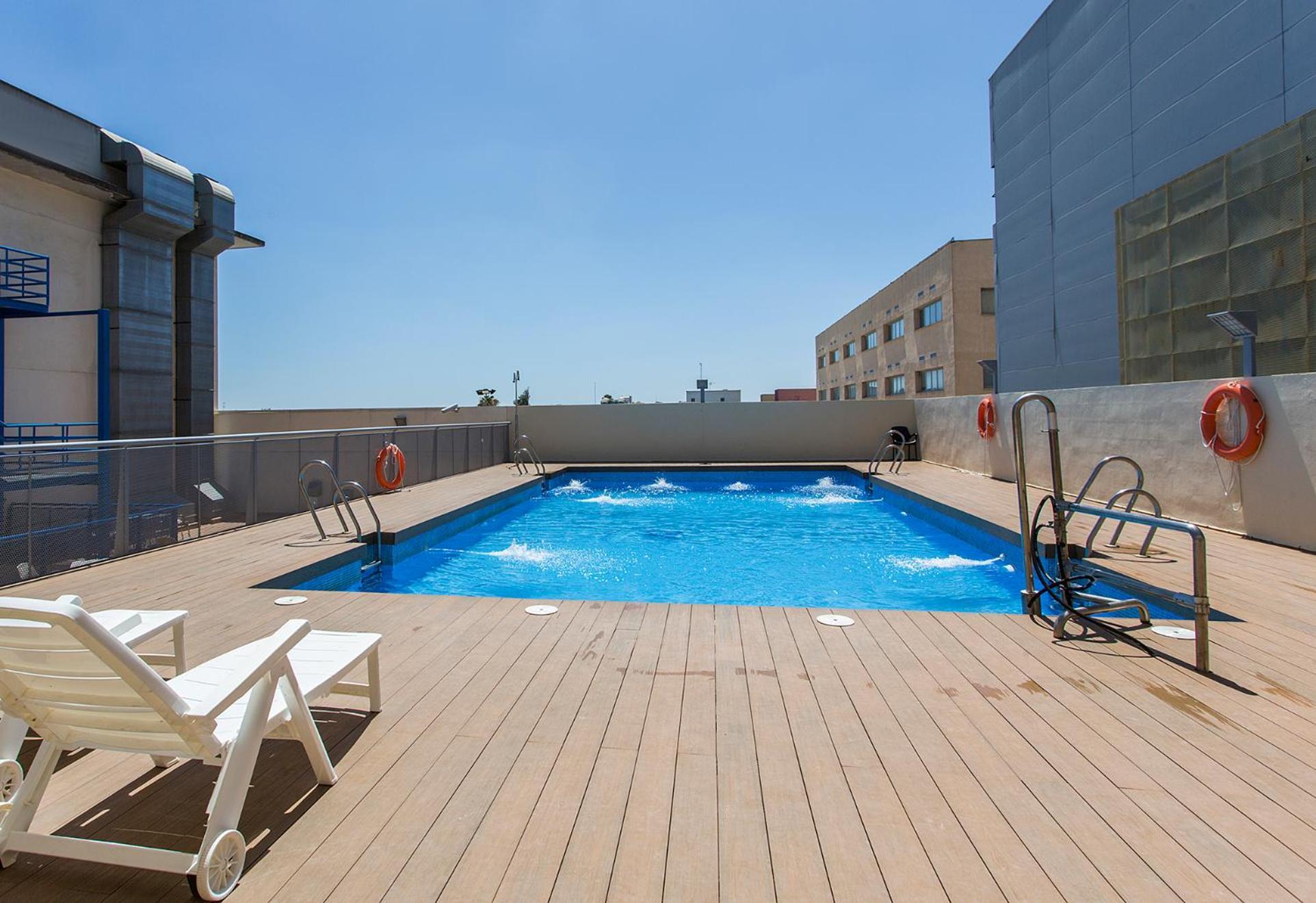 Aticos Lux Sevilla Piscina Parking Bormujos Exteriör bild