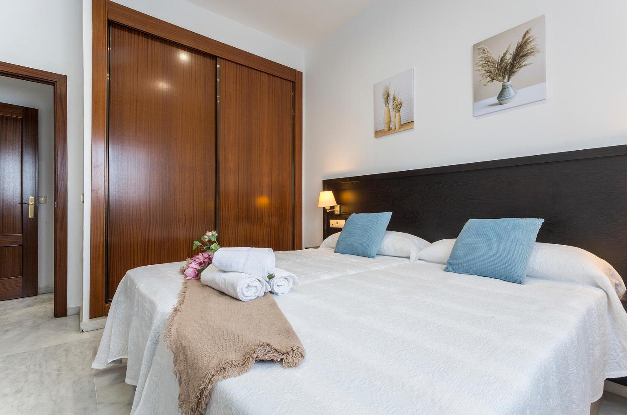 Aticos Lux Sevilla Piscina Parking Bormujos Exteriör bild